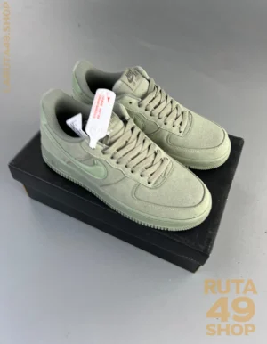 Nike Air Force 1